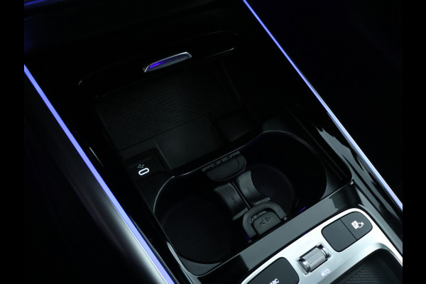 Mercedes-Benz GLA 250 e Plug-In Hybride Panorama Schuif-Kanteldak | Dodehoekassist | Memory Voorstoelen | Sfeerverlichting | 11 kW Laden | Stuur en Stoelverwarming. Inclusief 24 maanden MB Certified garantie voor Europa.