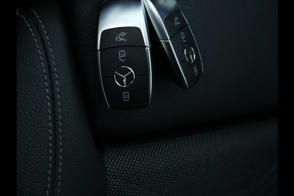 Mercedes-Benz GLA 250 e Plug-In Hybride Panorama Schuif-Kanteldak | Dodehoekassist | Memory Voorstoelen | Sfeerverlichting | 11 kW Laden | Stuur en Stoelverwarming. Inclusief 24 maanden MB Certified garantie voor Europa.