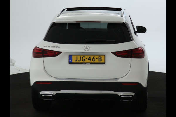 Mercedes-Benz GLA 250 e Plug-In Hybride Panorama Schuif-Kanteldak | Dodehoekassist | Memory Voorstoelen | Sfeerverlichting | 11 kW Laden | Stuur en Stoelverwarming. Inclusief 24 maanden MB Certified garantie voor Europa.