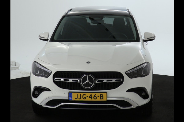 Mercedes-Benz GLA 250 e Plug-In Hybride Panorama Schuif-Kanteldak | Dodehoekassist | Memory Voorstoelen | Sfeerverlichting | 11 kW Laden | Stuur en Stoelverwarming. Inclusief 24 maanden MB Certified garantie voor Europa.