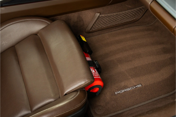 Porsche 911 Targa 4S - Clubleder Truffel Porsche 911 Targa 4S - Clubleder Truffel