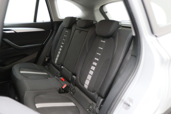 BMW X1 sDrive18i Centennial High Executive Automaat Camera, LED, Navigatie, Climate, Trekhaak, PDC BMW X1 sDrive18i Centennial High Executive Automaat Camera, LED, Navigatie, Climate, Trekhaak, PDC