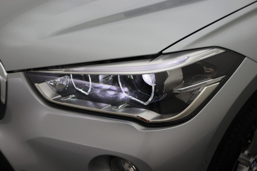 BMW X1 sDrive18i Centennial High Executive Automaat Camera, LED, Navigatie, Climate, Trekhaak, PDC BMW X1 sDrive18i Centennial High Executive Automaat Camera, LED, Navigatie, Climate, Trekhaak, PDC