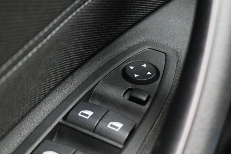 BMW X1 sDrive18i Centennial High Executive Automaat Camera, LED, Navigatie, Climate, Trekhaak, PDC BMW X1 sDrive18i Centennial High Executive Automaat Camera, LED, Navigatie, Climate, Trekhaak, PDC