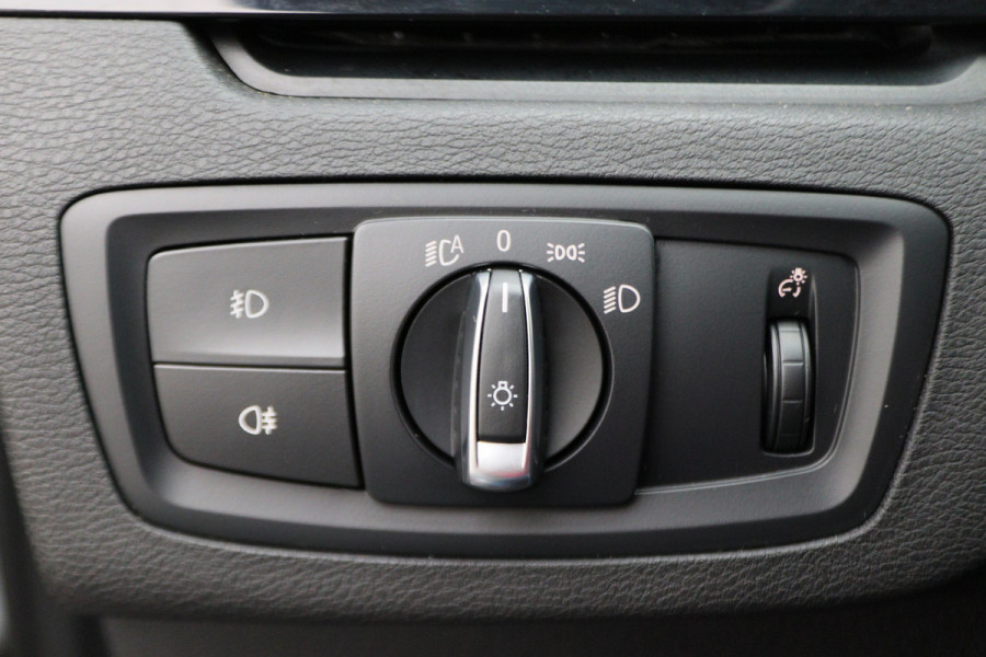 BMW X1 sDrive18i Centennial High Executive Automaat Camera, LED, Navigatie, Climate, Trekhaak, PDC BMW X1 sDrive18i Centennial High Executive Automaat Camera, LED, Navigatie, Climate, Trekhaak, PDC