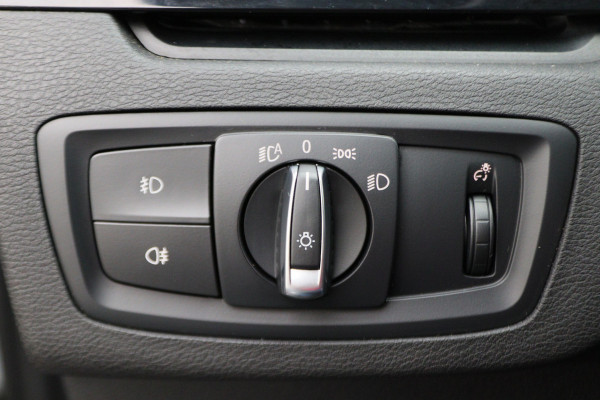 BMW X1 sDrive18i Centennial High Executive Automaat Camera, LED, Navigatie, Climate, Trekhaak, PDC BMW X1 sDrive18i Centennial High Executive Automaat Camera, LED, Navigatie, Climate, Trekhaak, PDC