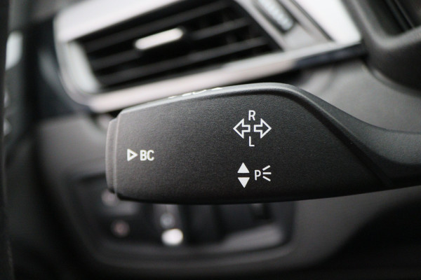 BMW X1 sDrive18i Centennial High Executive Automaat Camera, LED, Navigatie, Climate, Trekhaak, PDC BMW X1 sDrive18i Centennial High Executive Automaat Camera, LED, Navigatie, Climate, Trekhaak, PDC