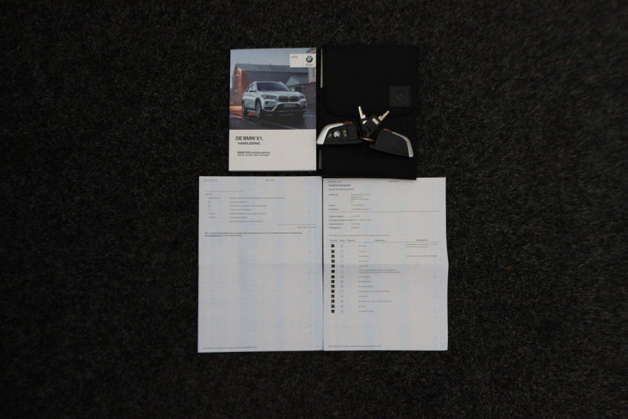 BMW X1 sDrive18i Centennial High Executive Automaat Camera, LED, Navigatie, Climate, Trekhaak, PDC BMW X1 sDrive18i Centennial High Executive Automaat Camera, LED, Navigatie, Climate, Trekhaak, PDC