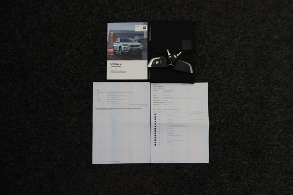 BMW X1 sDrive18i Centennial High Executive Automaat Camera, LED, Navigatie, Climate, Trekhaak, PDC BMW X1 sDrive18i Centennial High Executive Automaat Camera, LED, Navigatie, Climate, Trekhaak, PDC