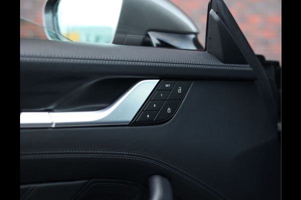 Porsche 911 3.8 Turbo S | Lift - Schuifdak - PDCC - Vierwielbesturing Porsche 911 3.8 Turbo S | Lift - Schuifdak - PDCC - Vierwielbesturing