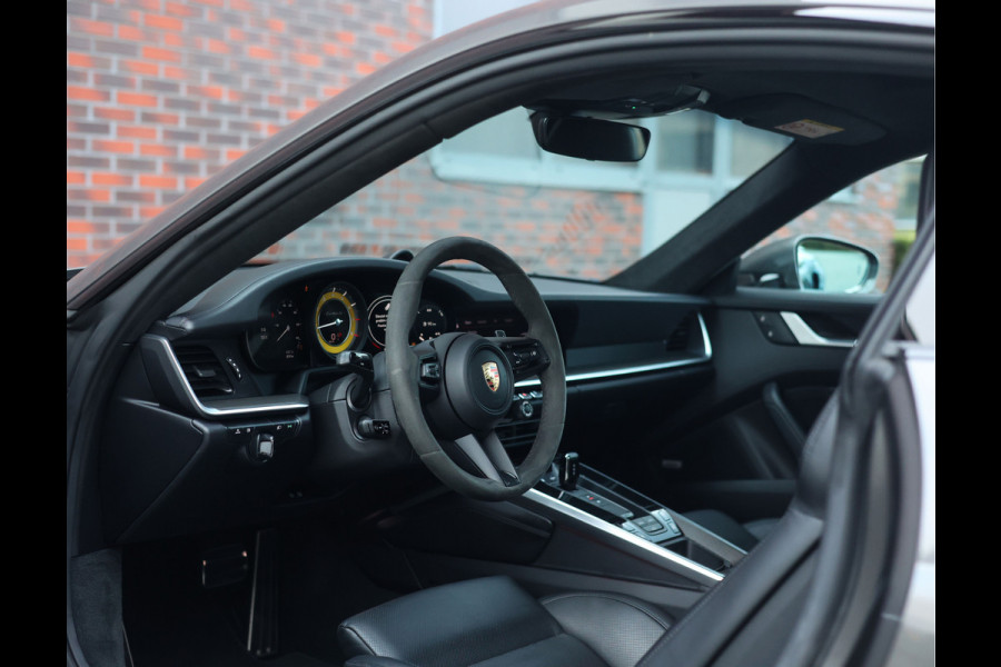 Porsche 911 3.8 Turbo S | Lift - Schuifdak - PDCC - Vierwielbesturing Porsche 911 3.8 Turbo S | Lift - Schuifdak - PDCC - Vierwielbesturing