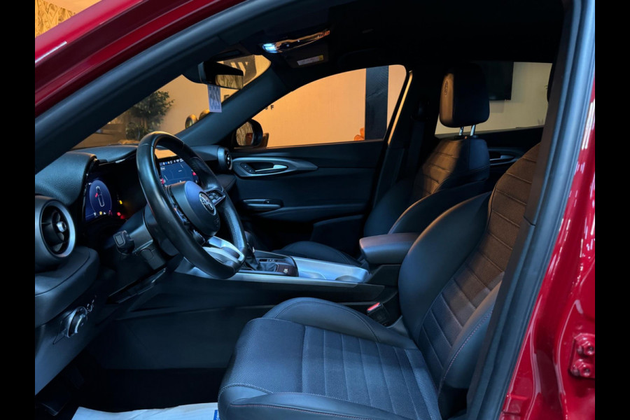Alfa Romeo Tonale 1.5T Hybrid Sprint Garantie Carplay Adoptieve Cruise Clima Navi Led Dab Rijklaar Alfa Romeo Tonale 1.5T Hybrid Sprint Garantie Carplay Adoptieve Cruise Clima Navi Led Dab Rijklaar