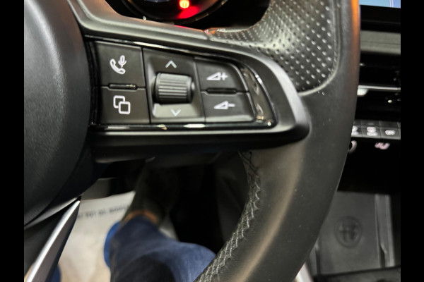 Alfa Romeo Tonale 1.5T Hybrid Sprint Garantie Carplay Adoptieve Cruise Clima Navi Led Dab Rijklaar Alfa Romeo Tonale 1.5T Hybrid Sprint Garantie Carplay Adoptieve Cruise Clima Navi Led Dab Rijklaar