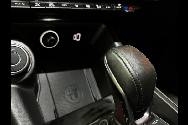 Alfa Romeo Tonale 1.5T Hybrid Sprint Garantie Carplay Adoptieve Cruise Clima Navi Led Dab Rijklaar Alfa Romeo Tonale 1.5T Hybrid Sprint Garantie Carplay Adoptieve Cruise Clima Navi Led Dab Rijklaar