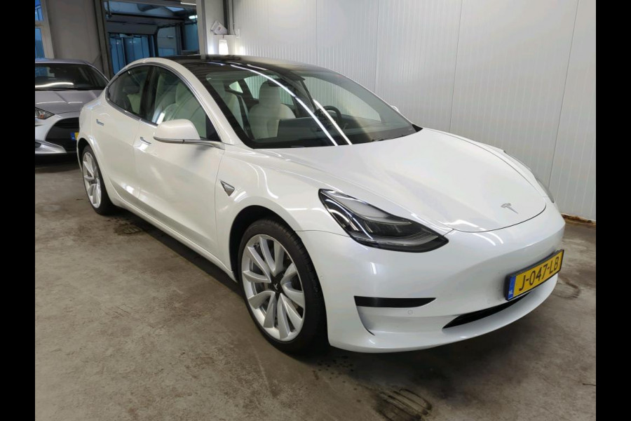 Tesla Model 3 Range Plus RWD | Autopilot | Panorama | Leder Tesla Model 3 Range Plus RWD | Autopilot | Panorama | Leder
