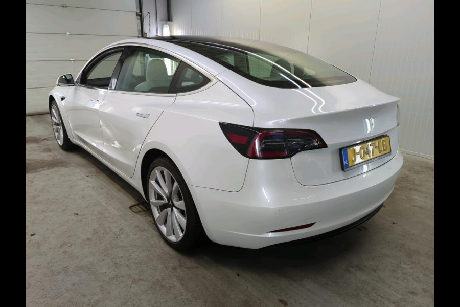 Tesla Model 3 Range Plus RWD | Autopilot | Panorama | Leder Tesla Model 3 Range Plus RWD | Autopilot | Panorama | Leder