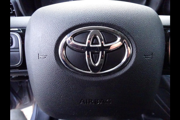 Toyota PROACE CITY 1.5 D-4D Navigator Long 130 PK NAVI CRUISE PDC Toyota PROACE CITY 1.5 D-4D Navigator Long 130 PK NAVI CRUISE PDC