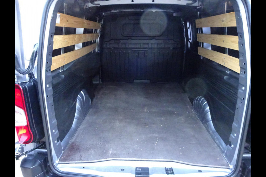 Toyota PROACE CITY 1.5 D-4D Navigator Long 130 PK NAVI CRUISE PDC Toyota PROACE CITY 1.5 D-4D Navigator Long 130 PK NAVI CRUISE PDC