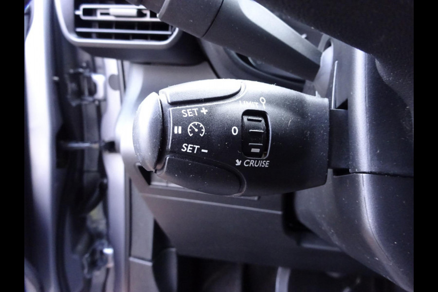 Toyota PROACE CITY 1.5 D-4D Navigator Long 130 PK NAVI CRUISE PDC Toyota PROACE CITY 1.5 D-4D Navigator Long 130 PK NAVI CRUISE PDC