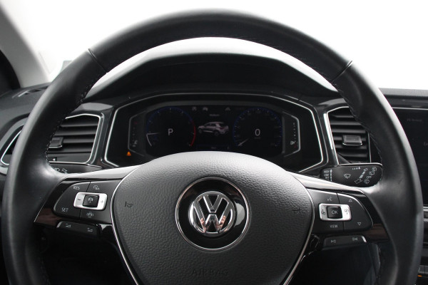 Volkswagen T-Roc 1.5 TSI 150pk Automaat Sport Team | Navigatie | Apple Carplay/Android Auto | Camera | Electrische achterklep | Climate Control | Led | Lichtmetalen Velgen