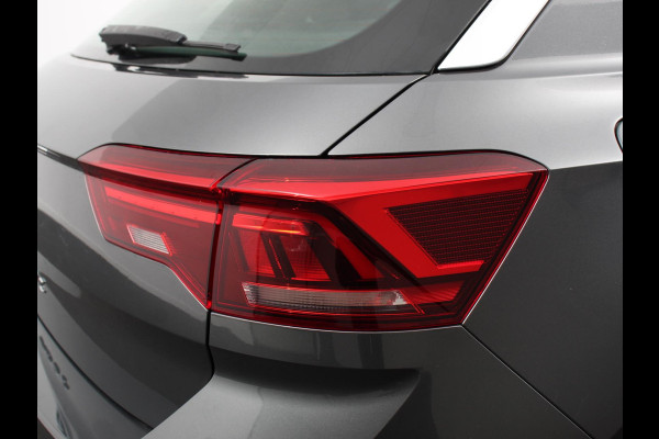 Volkswagen T-Roc 1.5 TSI 150pk Automaat Sport Team | Navigatie | Apple Carplay/Android Auto | Camera | Electrische achterklep | Climate Control | Led | Lichtmetalen Velgen