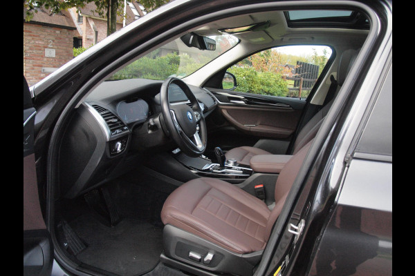 BMW iX3 Executive 80 kWh | SOH 99% | Panoramadak | Camera | Trekhaak | Sfeerverlichting | Apple Carplay |