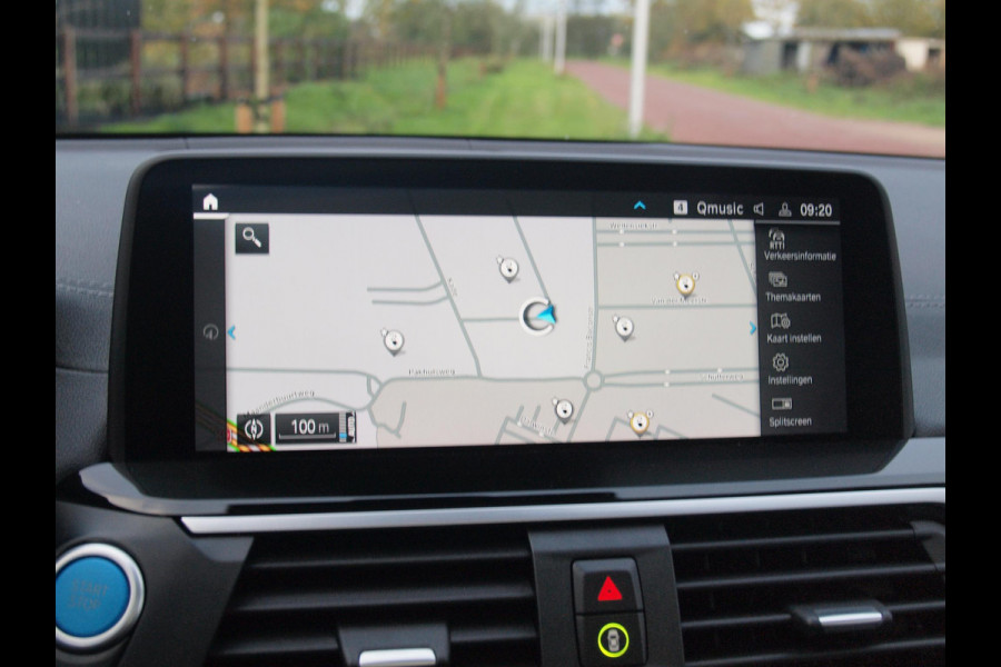 BMW iX3 Executive 80 kWh | SOH 99% | Panoramadak | Camera | Trekhaak | Sfeerverlichting | Apple Carplay |