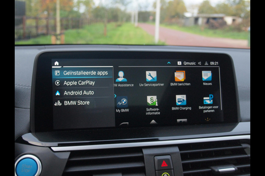 BMW iX3 Executive 80 kWh | SOH 99% | Panoramadak | Camera | Trekhaak | Sfeerverlichting | Apple Carplay |