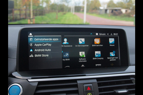 BMW iX3 Executive 80 kWh | SOH 99% | Panoramadak | Camera | Trekhaak | Sfeerverlichting | Apple Carplay |