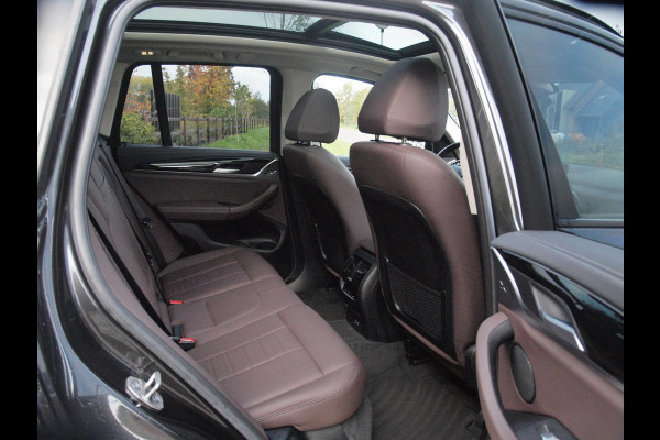 BMW iX3 Executive 80 kWh | SOH 99% | Panoramadak | Camera | Trekhaak | Sfeerverlichting | Apple Carplay |