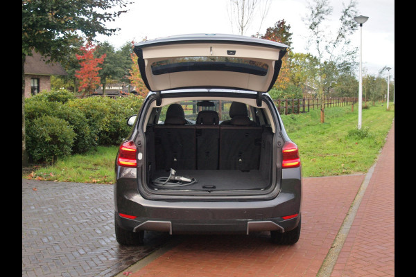 BMW iX3 Executive 80 kWh | SOH 99% | Panoramadak | Camera | Trekhaak | Sfeerverlichting | Apple Carplay |