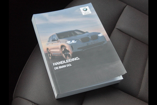 BMW iX3 Executive 80 kWh | SOH 99% | Panoramadak | Camera | Trekhaak | Sfeerverlichting | Apple Carplay |