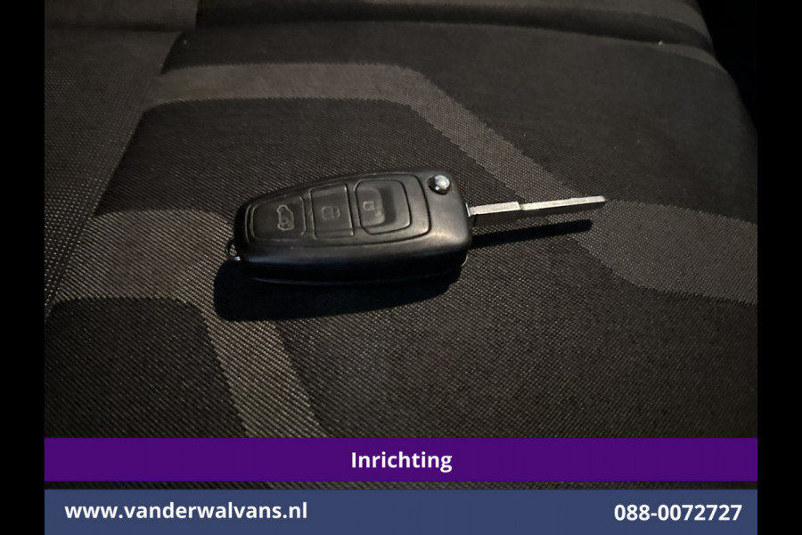 Ford Transit Connect 1.5 TDCI 101pk L1H1 Inrichting Euro6 Airco | 3-Zits | Cruisecontrol | Trekhaak Verwarmde voorruit, Bijrijdersbank Ford Transit Connect 1.5 TDCI 101pk L1H1 Inrichting Euro6 Airco | 3-Zits | Cruisecontrol | Trekhaak Verwarmde voorruit, Bijrijdersbank
