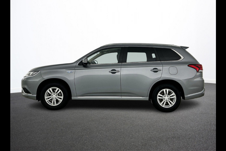 Mitsubishi Outlander 2.4 PHEV 165kW Pure Auto. Trekhaak Navigatie Apple Carplay/Android Auto Camera Parkeersensoren Cruise Control Stoelverwarming Climate Control Lichtmetalen velgen Getinte ramen