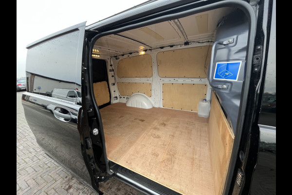 Mercedes-Benz Vito 111 CDI | Achter deuren Mercedes-Benz Vito 111 CDI | Achter deuren