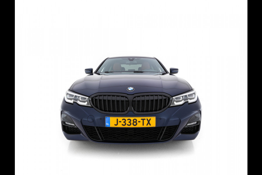 BMW 3-serie 330e eDrive M-Sportpack Edition Plug-In (INCL-BTW) *LUXURY-LEATHER | FULL-LED | HEATED-SPORTSEATS | DIGI-COCKPIT | HIFI-SOUND | NAVI-FULLMAP | AMBIENT-LIGHT | PRIVACY-GLASS | SHIFT-PADDLES | KEYLESS | DAB | ECC | PDC | CARPLAY | ..