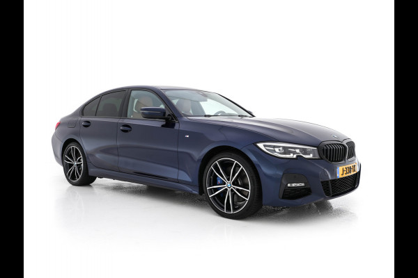 BMW 3-serie 330e eDrive M-Sportpack Edition Plug-In (INCL-BTW) *LUXURY-LEATHER | FULL-LED | HEATED-SPORTSEATS | DIGI-COCKPIT | HIFI-SOUND | NAVI-FULLMAP | AMBIENT-LIGHT | PRIVACY-GLASS | SHIFT-PADDLES | KEYLESS | DAB | ECC | PDC | CARPLAY | ..
