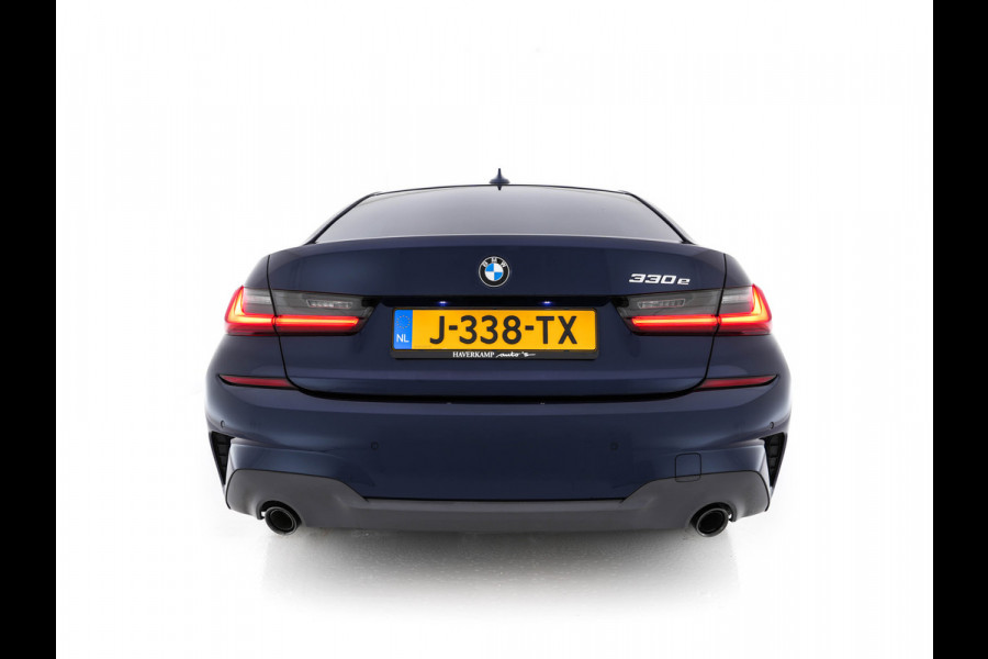 BMW 3-serie 330e eDrive M-Sportpack Edition Plug-In (INCL-BTW) *LUXURY-LEATHER | FULL-LED | HEATED-SPORTSEATS | DIGI-COCKPIT | HIFI-SOUND | NAVI-FULLMAP | AMBIENT-LIGHT | PRIVACY-GLASS | SHIFT-PADDLES | KEYLESS | DAB | ECC | PDC | CARPLAY | ..