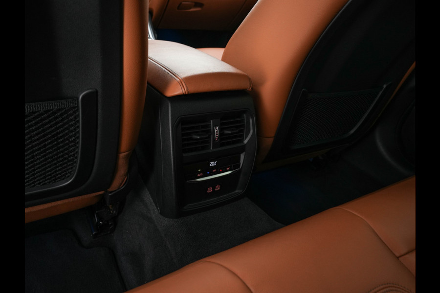 BMW 3-serie 330e eDrive M-Sportpack Edition Plug-In (INCL-BTW) *LUXURY-LEATHER | FULL-LED | HEATED-SPORTSEATS | DIGI-COCKPIT | HIFI-SOUND | NAVI-FULLMAP | AMBIENT-LIGHT | PRIVACY-GLASS | SHIFT-PADDLES | KEYLESS | DAB | ECC | PDC | CARPLAY | ..