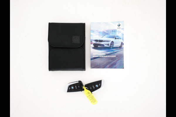 BMW 3-serie 330e eDrive M-Sportpack Edition Plug-In (INCL-BTW) *LUXURY-LEATHER | FULL-LED | HEATED-SPORTSEATS | DIGI-COCKPIT | HIFI-SOUND | NAVI-FULLMAP | AMBIENT-LIGHT | PRIVACY-GLASS | SHIFT-PADDLES | KEYLESS | DAB | ECC | PDC | CARPLAY | ..