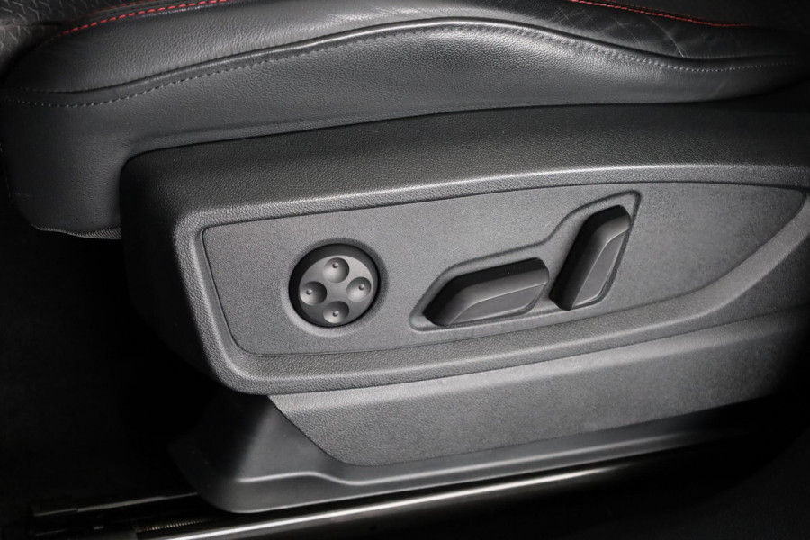 Audi Q5 Sportback 55 TFSI e S edition 367 pk S-tronic | SoH 100% | Navigatie | Panoramadak | Parkeersensoren (Park assist) | Rondomzicht camera | Elktr. Voorstoelen | Stoelverwarming | Audi Q5 Sportback 55 TFSI e S edition 367 pk S-tronic | SoH 100% | Navigatie | Panoramadak | Parkeersensoren (Park assist) | Rondomzicht camera | Elktr. Voorstoelen | Stoelverwarming |