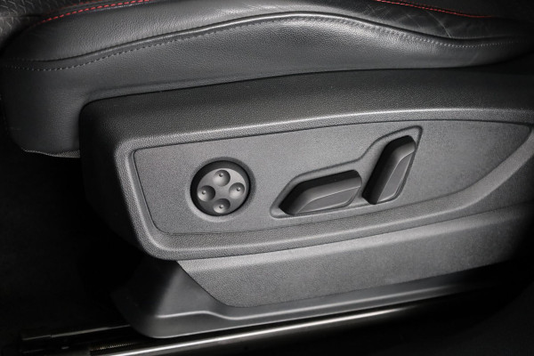 Audi Q5 Sportback 55 TFSI e S edition 367 pk S-tronic | SoH 100% | Navigatie | Panoramadak | Parkeersensoren (Park assist) | Rondomzicht camera | Elktr. Voorstoelen | Stoelverwarming | Audi Q5 Sportback 55 TFSI e S edition 367 pk S-tronic | SoH 100% | Navigatie | Panoramadak | Parkeersensoren (Park assist) | Rondomzicht camera | Elktr. Voorstoelen | Stoelverwarming |