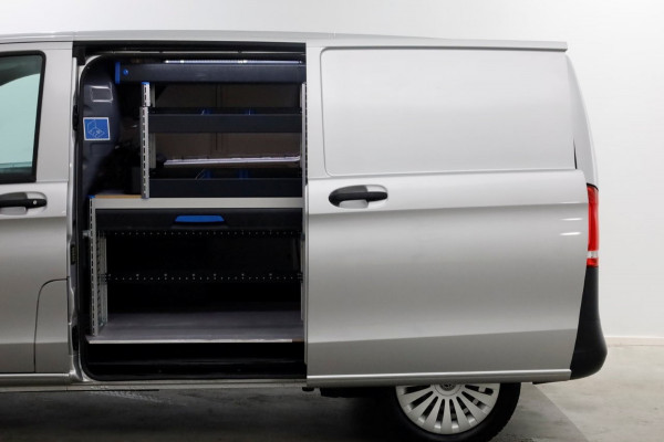 Mercedes-Benz Vito 114 CDI 136pk Compact 9G Automaat 2x Schuifdeur/LED/Camera/Navi/Inrichting 05-2022 Mercedes-Benz Vito 114 CDI 136pk Compact 9G Automaat 2x Schuifdeur/LED/Camera/Navi/Inrichting 05-2022