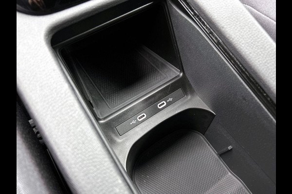 Volkswagen ID.4 Pro 77 kWh Ev Navi Carplay Keyless PDV V+A Climate Control DAB+ Lane Assist Adaptieve Cruise Volkswagen ID.4 Pro 77 kWh Ev Navi Carplay Keyless PDV V+A Climate Control DAB+ Lane Assist Adaptieve Cruise