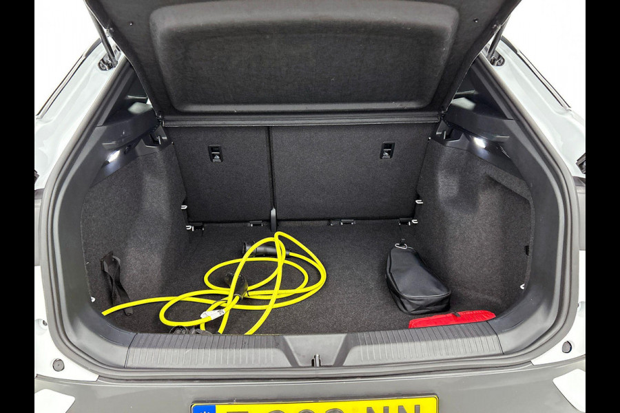 Volkswagen ID.4 Pro 77 kWh Ev Navi Carplay Keyless PDV V+A Climate Control DAB+ Lane Assist Adaptieve Cruise Volkswagen ID.4 Pro 77 kWh Ev Navi Carplay Keyless PDV V+A Climate Control DAB+ Lane Assist Adaptieve Cruise