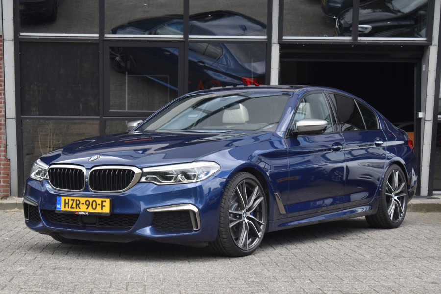 BMW 5 Serie M550i xDrive High Executive HUD Pano Lane ACC B&W Sfeer