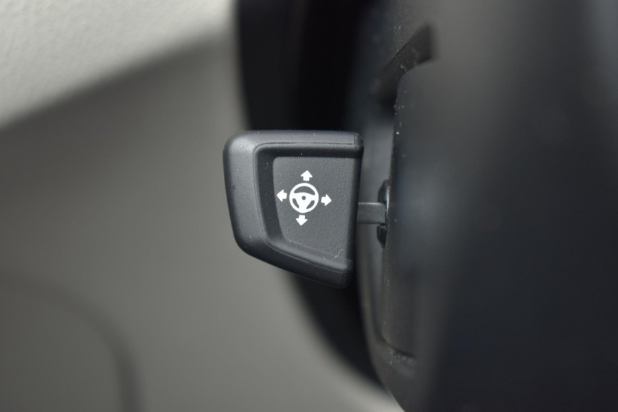 BMW 5 Serie M550i xDrive High Executive HUD Pano Lane ACC B&W Sfeer