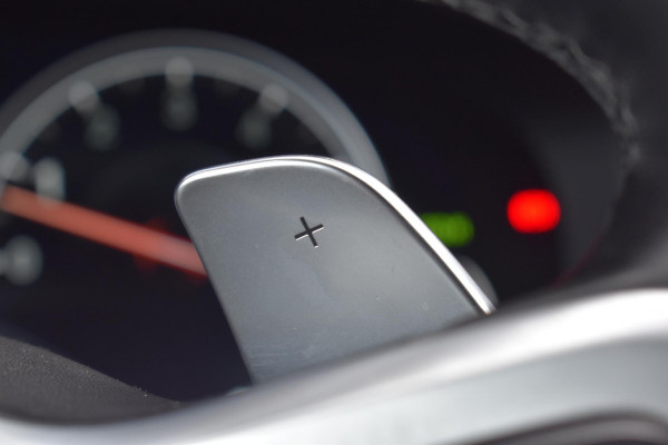 BMW 5 Serie M550i xDrive High Executive HUD Pano Lane ACC B&W Sfeer