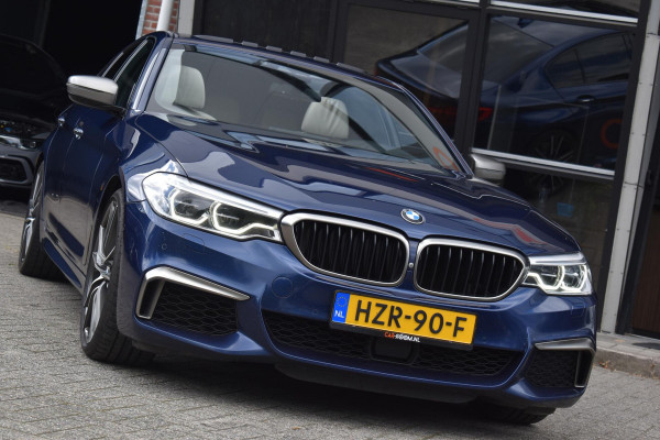 BMW 5 Serie M550i xDrive High Executive HUD Pano Lane ACC B&W Sfeer