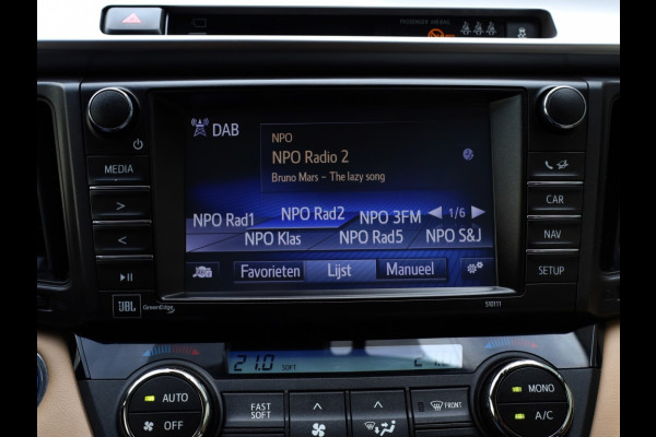 Toyota RAV4 2.5 Hybrid AWD Executive | Schuifdak | 360 Camera | Trekhaak Toyota RAV4 2.5 Hybrid AWD Executive | Schuifdak | 360 Camera | Trekhaak